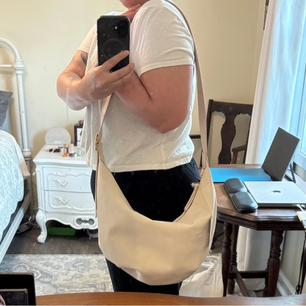 Universal Thread Shoulder Bag - Picture 9 of 9